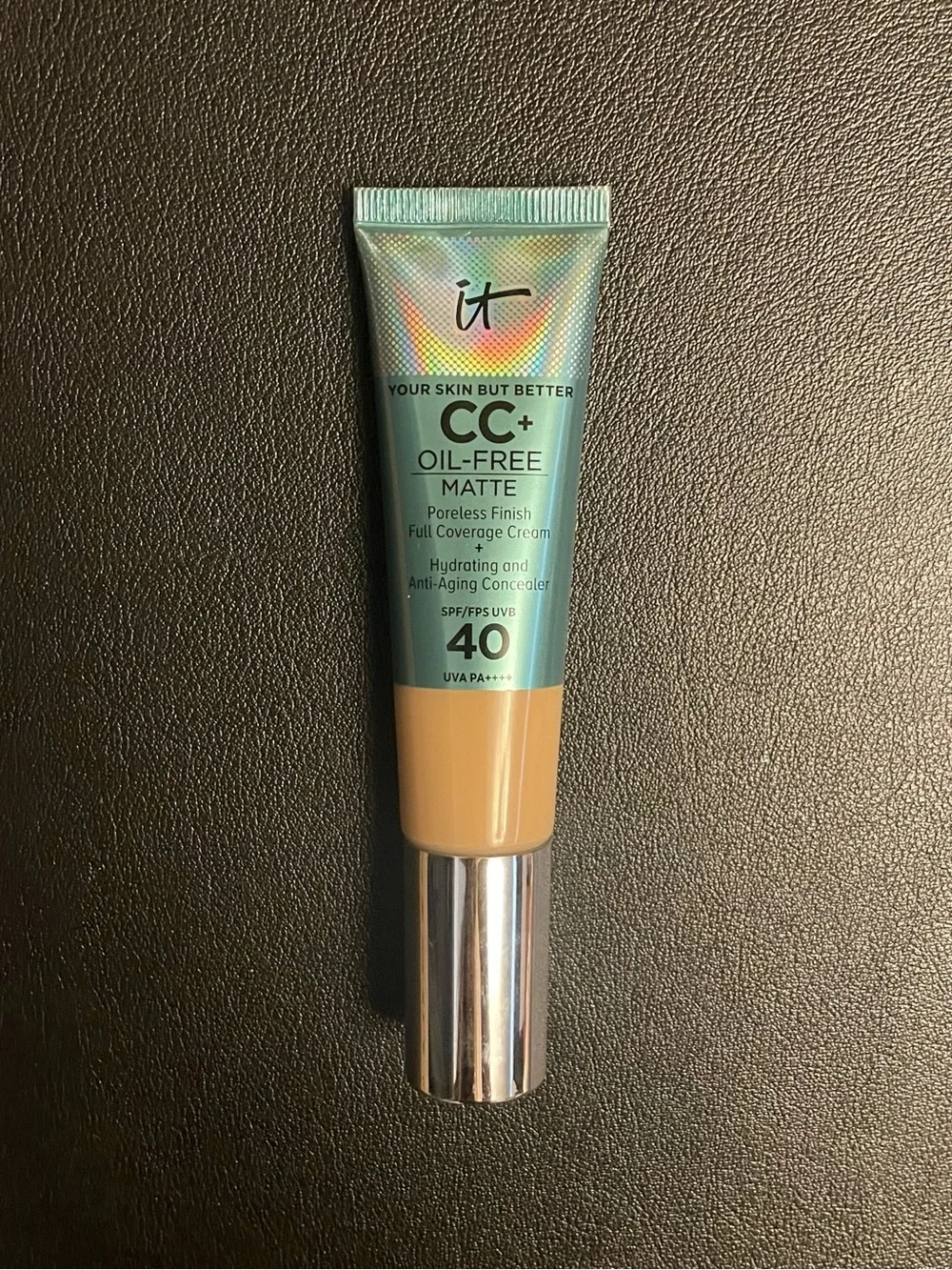 IT Cosmetics CC+ Cream Oil-Free Matte Full Coverage Foundation SPF 40 Light